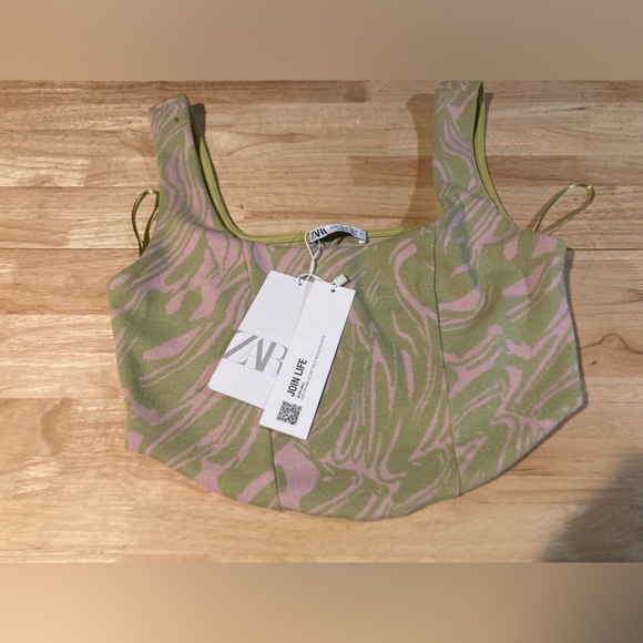 NWT Zara crop top in size medium. See pictures for details. Brand new w/tags - Picture 3 of 5
